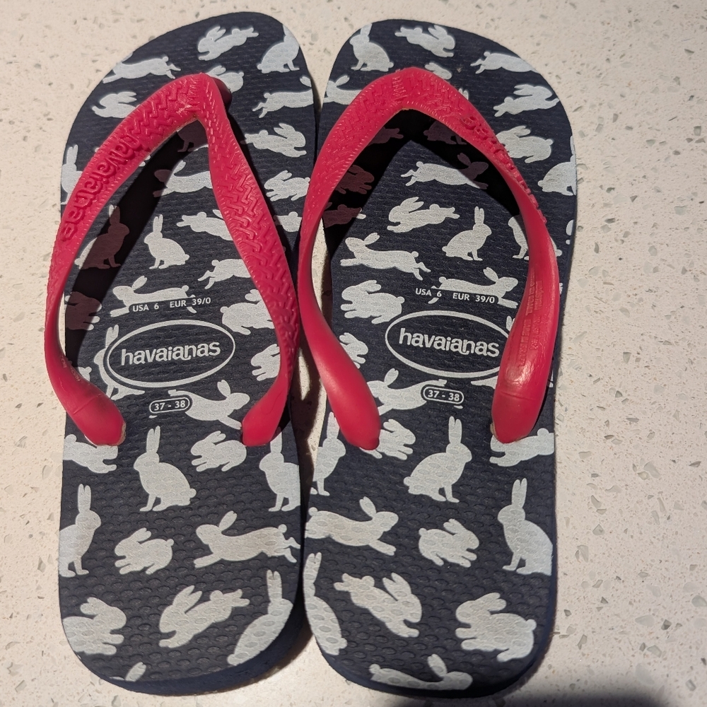 Havaianas Flip Flops with Bunny Print Dark Blue And White